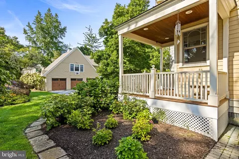 Exterior - 312 S Waterloo Rd, Devon, PA 19333 photo 7 of 17