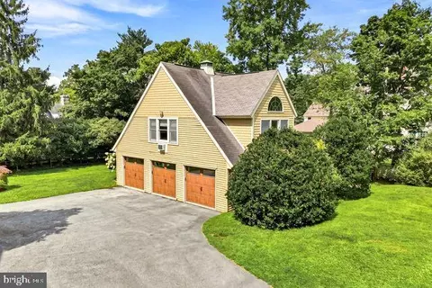 Exterior - 312 S Waterloo Rd, Devon, PA 19333 photo 10 of 17
