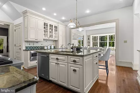 Kitchen - 312 S Waterloo Rd, Devon, PA 19333 photo 4 of 8