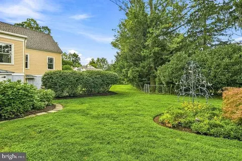 Exterior - 312 S Waterloo Rd, Devon, PA 19333 photo 13 of 17