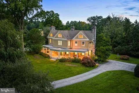 Exterior - 312 S Waterloo Rd, Devon, PA 19333 photo 12 of 17
