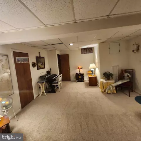 Entry Way - 962 E Baltimore Pike, Kennett Square, PA 19348 photo 3 of 4