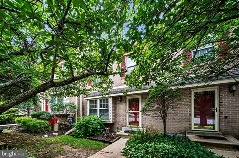 604 Shropshire Dr, West Chester, PA 19382