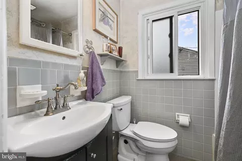 Bath - 531 Kenview Ave, Kennett Square, PA 19348 photo 1 of 1