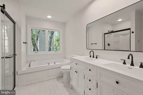 Bath - 53 Cabot Dr, Chesterbrook, PA 19087 photo 2 of 4
