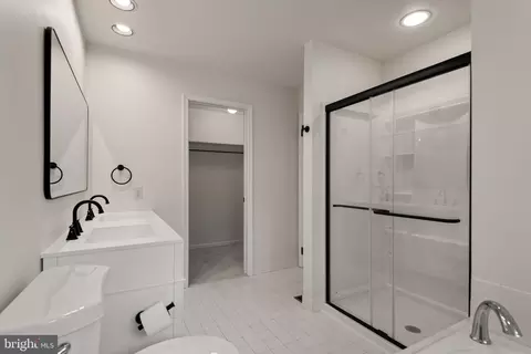 Bath - 53 Cabot Dr, Chesterbrook, PA 19087 photo 3 of 4