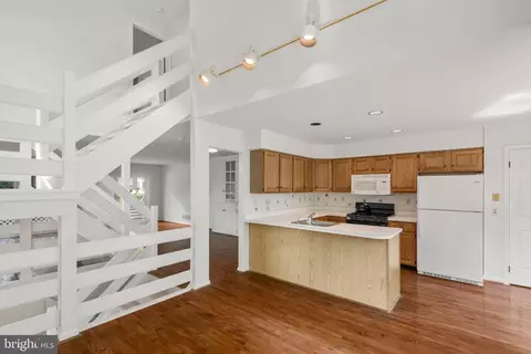 Entry Way - 53 Cabot Dr, Chesterbrook, PA 19087 photo 3 of 4