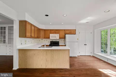 Kitchen - 53 Cabot Dr, Chesterbrook, PA 19087 photo 4 of 4