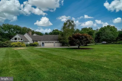 Exterior - 2 Steeplechase Ln, Malvern, PA 19355 photo 5 of 12