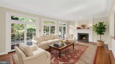Living - 2 Steeplechase Ln, Malvern, PA 19355 photo 3 of 9