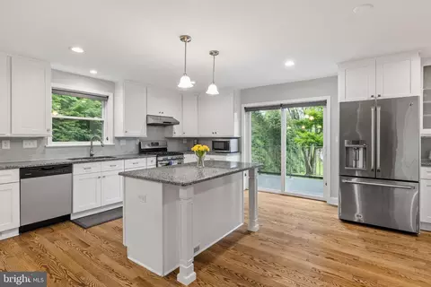 Kitchen - 103 Erika Ln, Wayne, PA 19087 photo 3 of 4