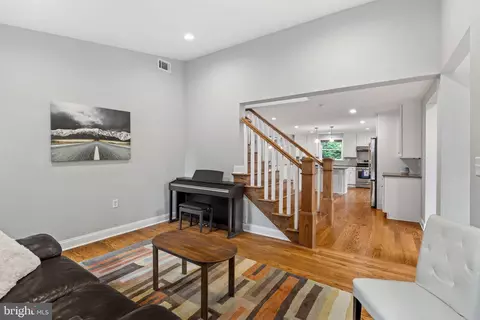 Entry Way - 103 Erika Ln, Wayne, PA 19087 photo 3 of 6