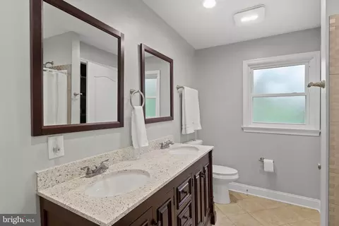 Bath - 103 Erika Ln, Wayne, PA 19087 photo 2 of 2