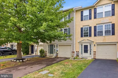 30 N Savanna Dr, Pottstown, PA 19465