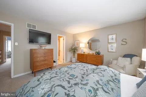 Bedroom - 77 Abrams Ln, Chesterbrook, PA 19087 photo 3 of 6