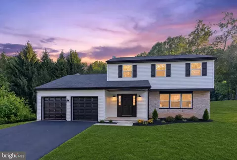 127 Governors Cir, Downingtown, PA 19335