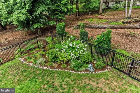 Exterior - 564 Pugh Rd, Wayne, PA 19087 photo 7 of 14