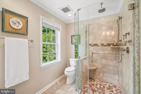 Bath - 409 Chester Rd, Devon, PA 19333 photo 4 of 8