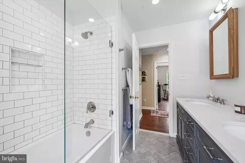Bath - 409 Chester Rd, Devon, PA 19333 photo 6 of 8