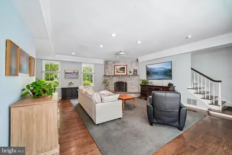 Living - 409 Chester Rd, Devon, PA 19333 photo 2 of 2