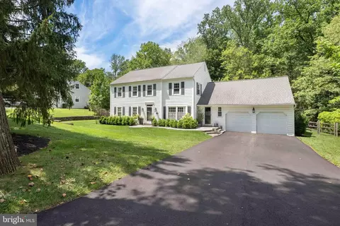 Exterior - 683 Hollow Rd, Wayne, PA 19087 photo 3 of 12