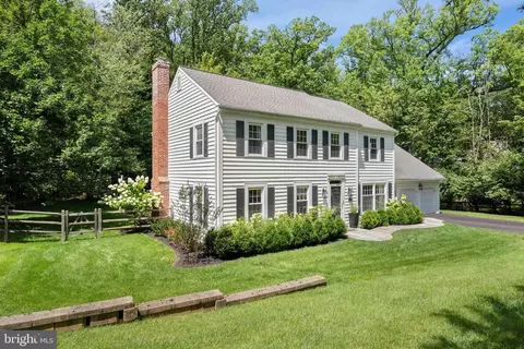 Exterior - 683 Hollow Rd, Wayne, PA 19087 photo 4 of 12