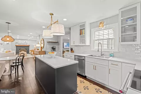 Kitchen - 683 Hollow Rd, Wayne, PA 19087 photo 4 of 4
