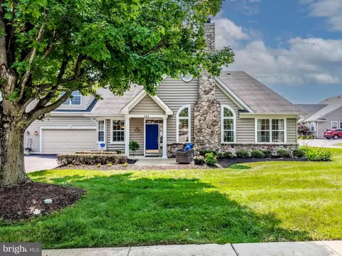 105 Hulnick Rd #438, Coatesville, PA 19320