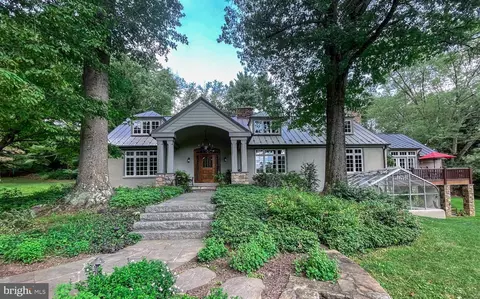 1045 Lower Pine Creek Rd, Chester Springs, PA 19425