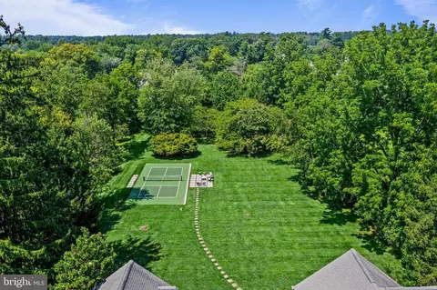 Exterior - 225 Sugartown Rd, Devon, PA 19333 photo 11 of 11
