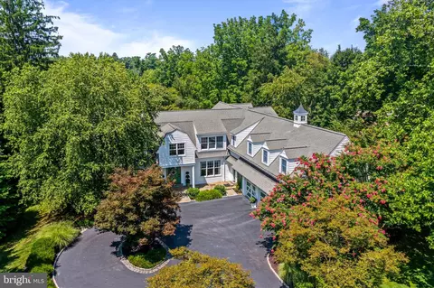 Exterior - 225 Sugartown Rd, Devon, PA 19333 photo 2 of 11