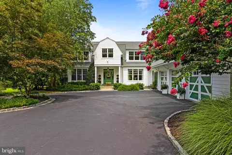 Exterior - 225 Sugartown Rd, Devon, PA 19333 photo 7 of 11