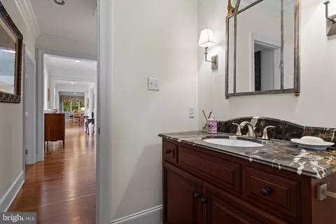Entry Way - 225 Sugartown Rd, Devon, PA 19333 photo 10 of 17