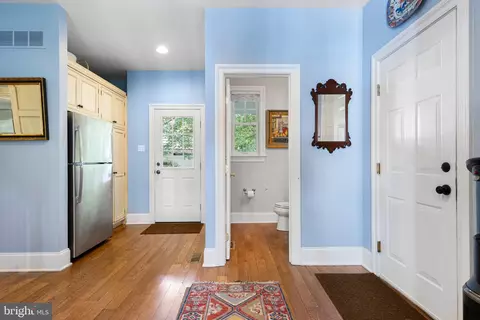 Entry Way - 225 Sugartown Rd, Devon, PA 19333 photo 4 of 17
