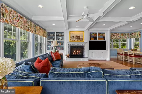 Living - 225 Sugartown Rd, Devon, PA 19333 photo 4 of 6