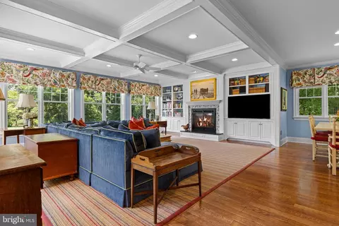 Living - 225 Sugartown Rd, Devon, PA 19333 photo 3 of 6