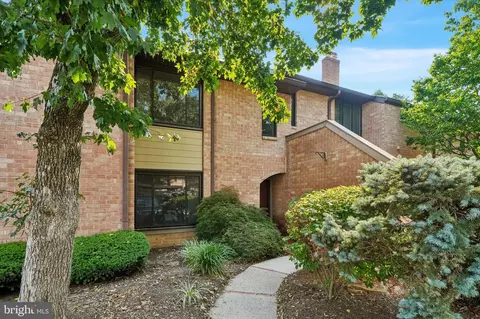 154 Woodgate Ln #44, Paoli, PA 19301