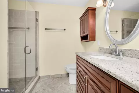 Bath - 301 Fox Run, Exton, PA 19341 photo 3 of 5