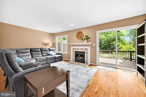 Living - 301 Fox Run, Exton, PA 19341 photo 1 of 3