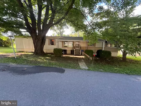 105 Azalea Cir, Honey Brook, PA 19344
