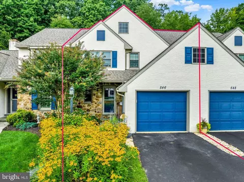 546 Kennelwoods Dr, Elverson, PA 19520