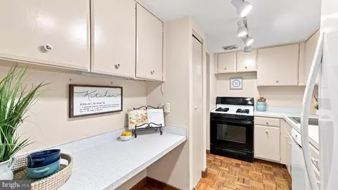 Kitchen - 18 Drummers Ln, Wayne, PA 19087 photo 2 of 4