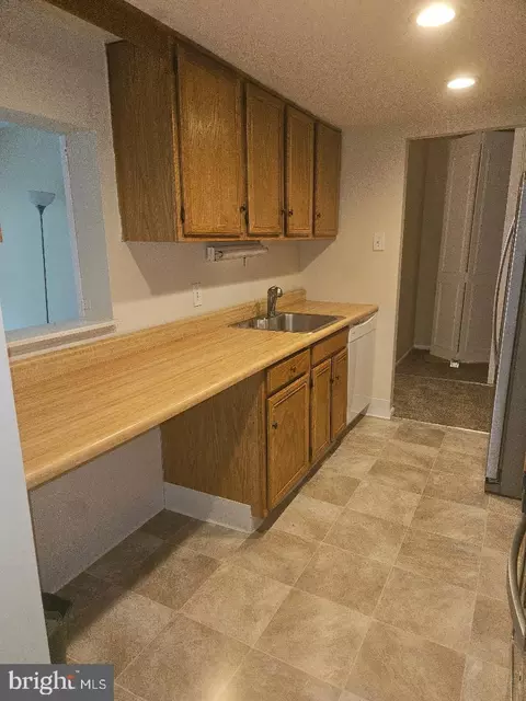 Kitchen - 326 Drummers Ln #326, Wayne, PA 19087 photo 2 of 2