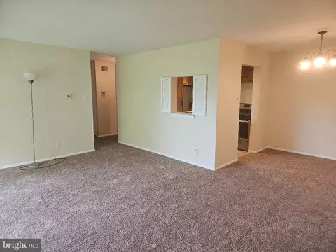 Living - 326 Drummers Ln #326, Wayne, PA 19087 photo 1 of 4