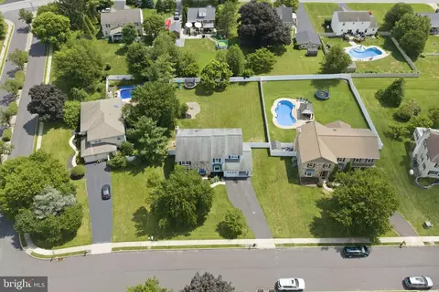 103 Valley View Cir, Phoenixville, PA 19460