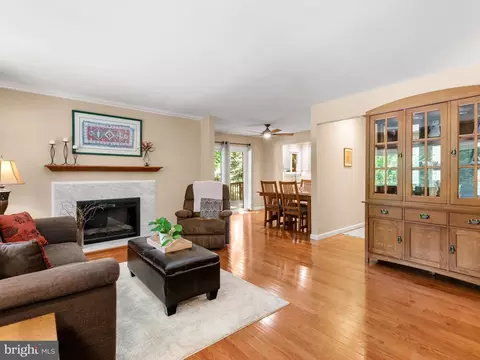 Living - 101 Camsten Ct, Chesterbrook, PA 19087 photo 2 of 5