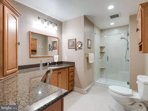Bath - 101 Camsten Ct, Chesterbrook, PA 19087 photo 2 of 6