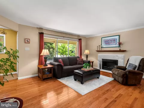 Living - 101 Camsten Ct, Chesterbrook, PA 19087 photo 3 of 5