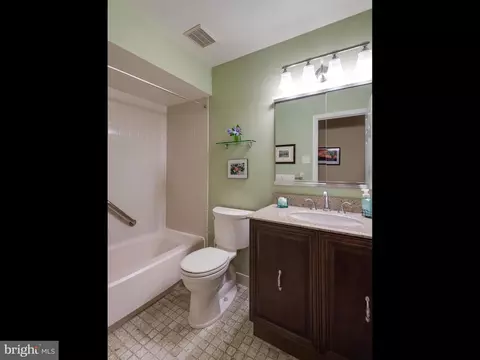 Bath - 101 Camsten Ct, Chesterbrook, PA 19087 photo 6 of 6