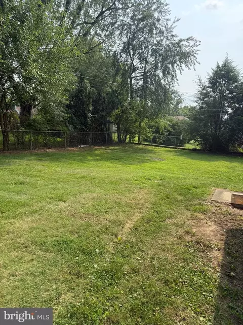 Exterior - 502 Briar Rd, Exton, PA 19341 photo 5 of 7